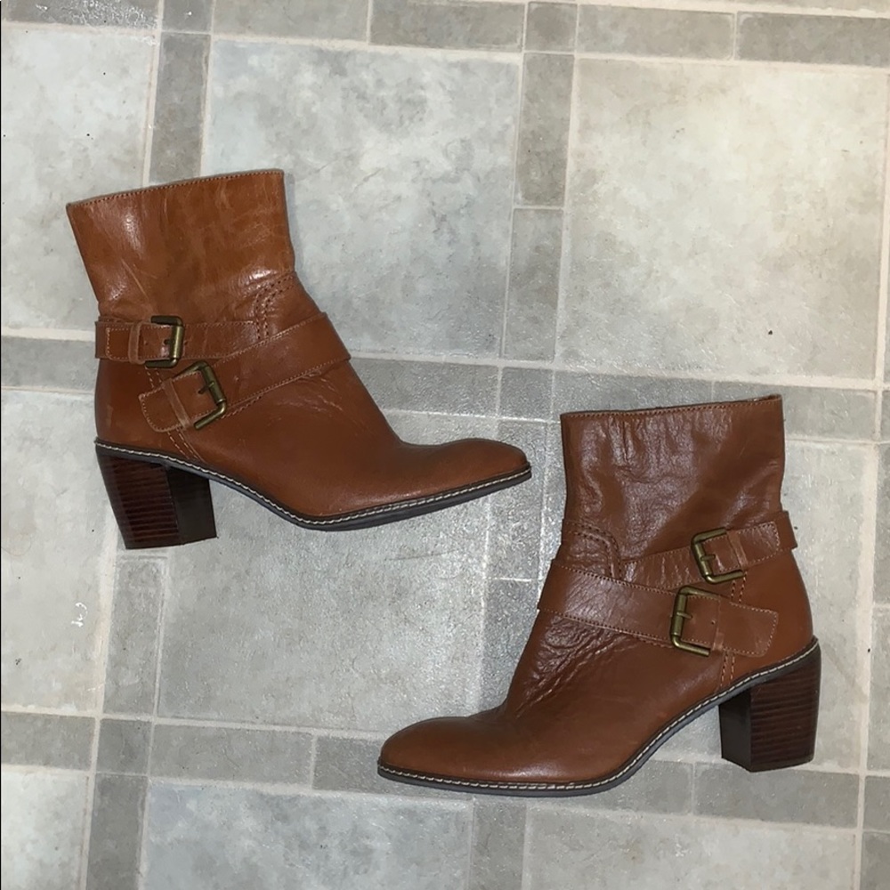 Gorgeous brown Anne Klein booties!